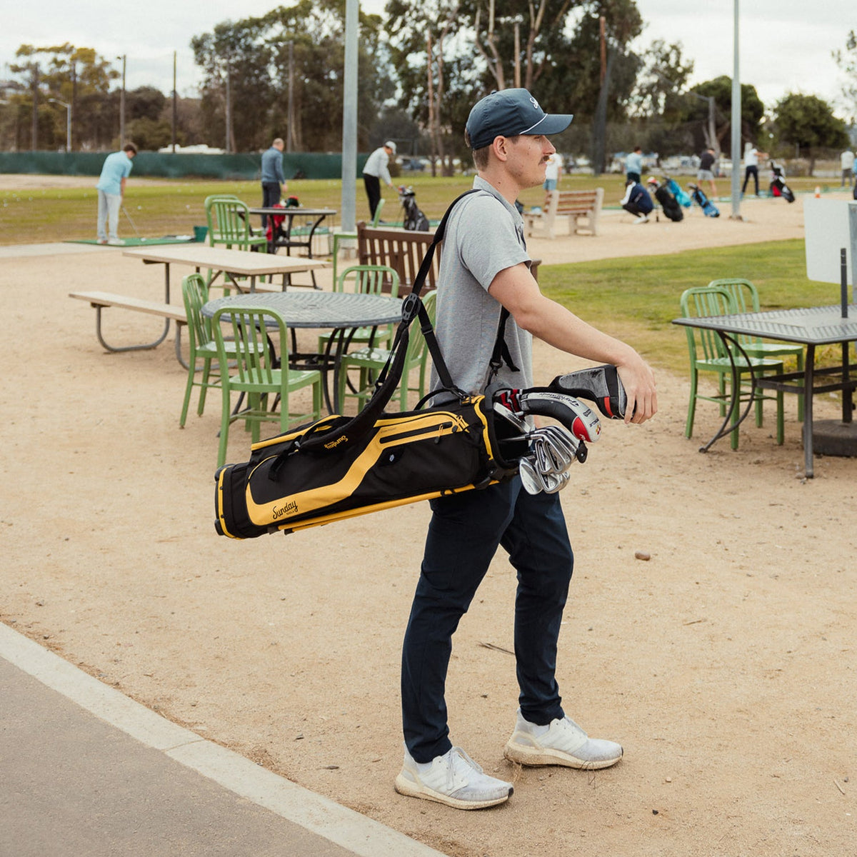 El Camino | Black & Yellow Mid Size Stand Bag